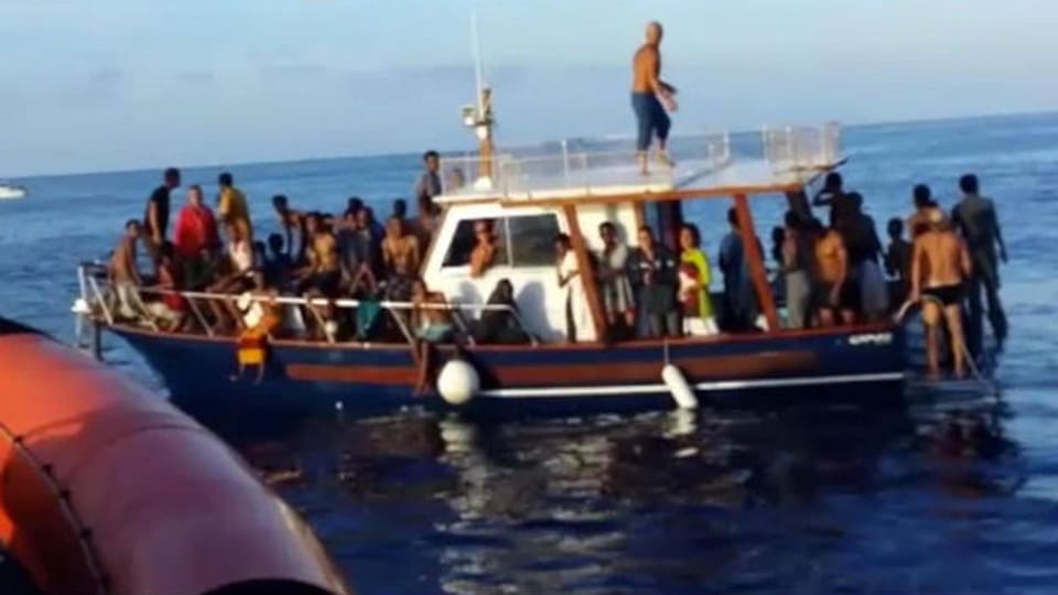 Und wieder strandet ein Schiff mit Flüchtlingen in Lampedusa.