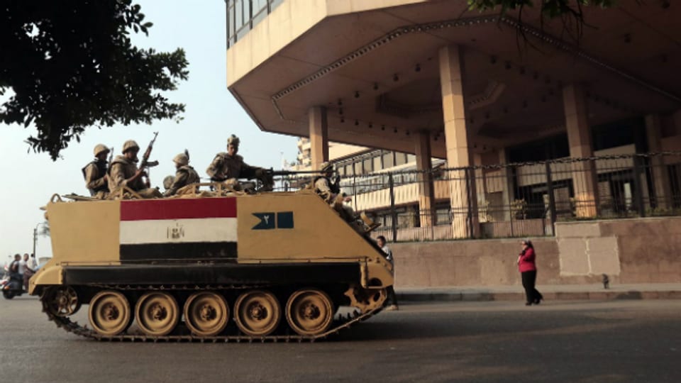 Ein ägyptischer Panzer auf dem Tahrir-Platz anlässlich der 40-Jahre Gedenkfeier für den Jom-Kippur-Krieg.