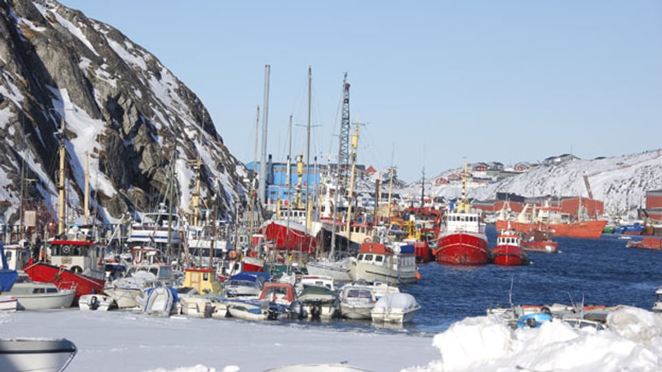 Blick auf den Hafen in Nuuk 8. März 2013. Grönland verfügt über riesige Bodenschätze.