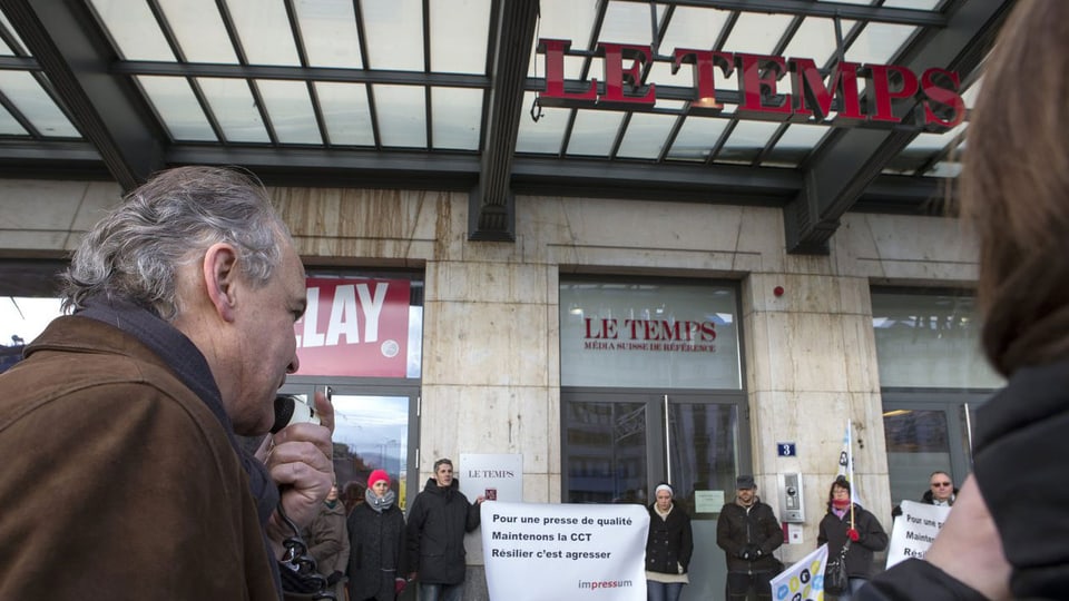 Protest vor dem Genfer Büro von "Le Temps"