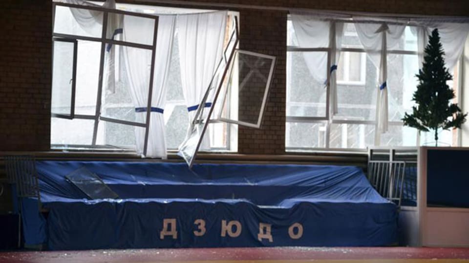 Durch die Wucht des Meteoriten-Einschlags zerbarsten Fensterscheiben in einer Sporthalle von Tscheljabinsk.