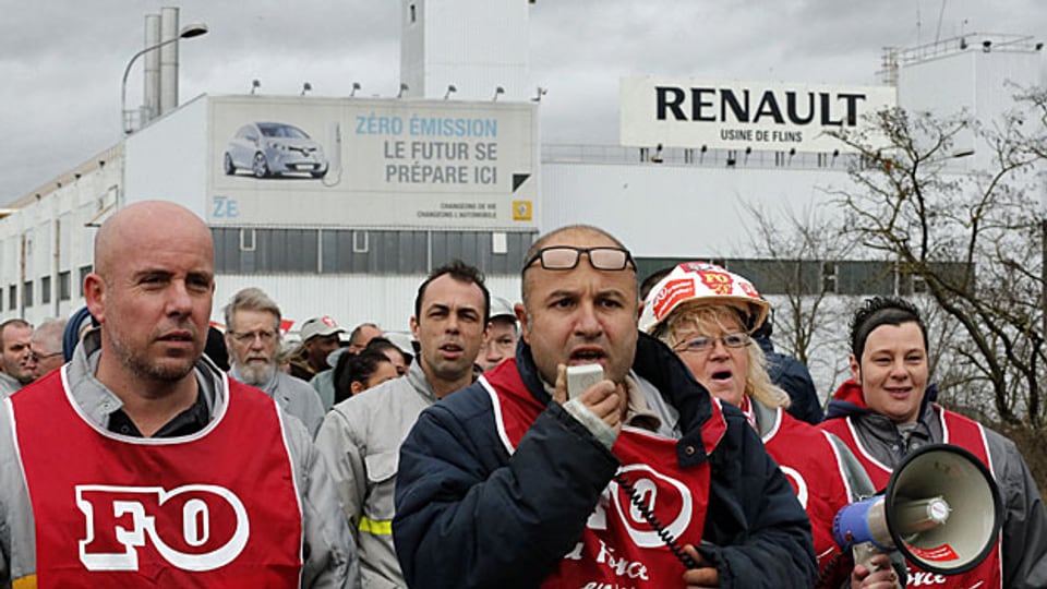 Arbeiterproteste vor dem Renault-Werk in Flins bei Paris.