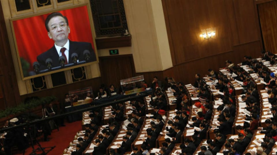 Wen Jiabao spricht vor dem Volkskongress.