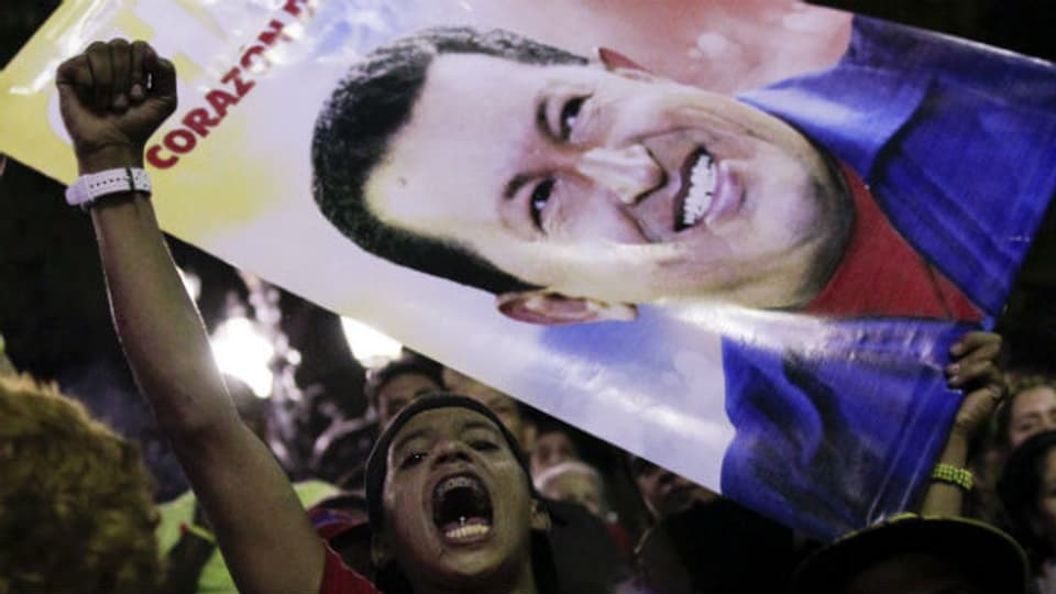  Anhänger des verstorbenen Hugo Chavez auf dem Bolivar-Platz in Caracas