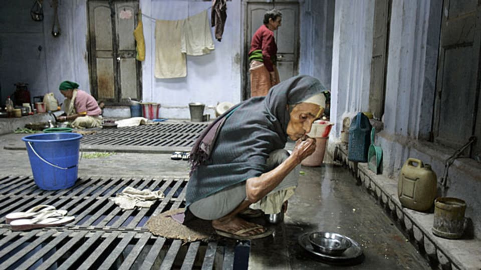 Frauen in einem Witwenhaus in der nordindischen Stadt Varanasi.