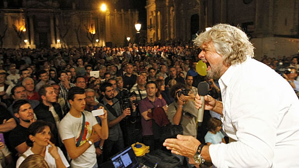 Beppe Grillos Wahlkampf in Acireale auf Sizilien im Oktober 2012. Im Gegensatz zum Rest Italiens haben sich «Grillini» und «Partito Democratico» auf Sizilien zusammengerauft.