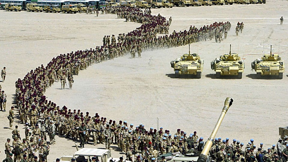 US-Invasion in Irak 2003: Aufmarsch der Wüstenfüchse in der kuwaitischen Wüste - unweit der irakisch-kuwaitischen Grenze.
