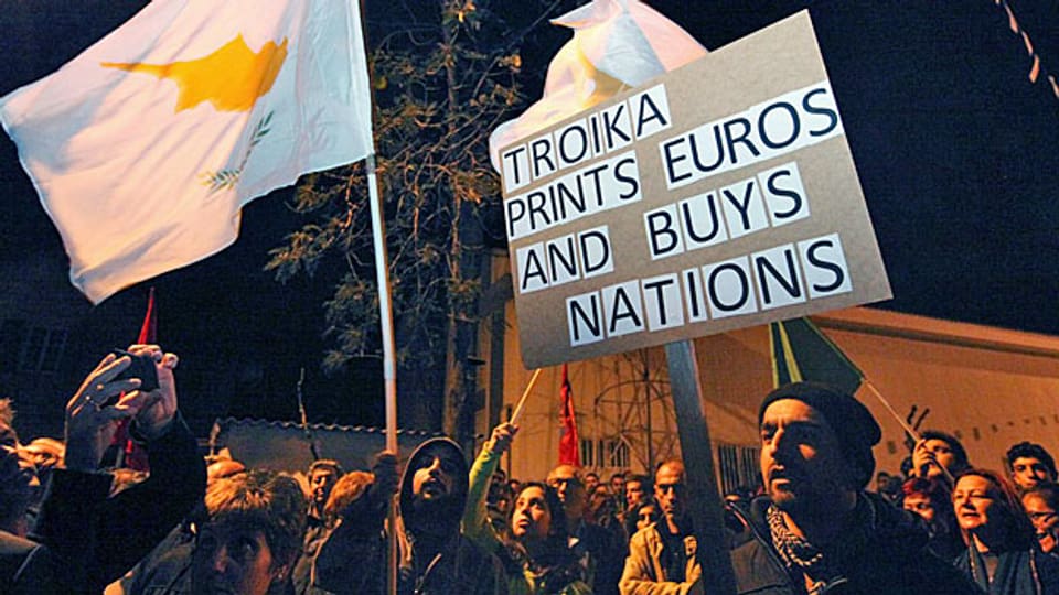 Proteste am Sonntag Abend in Nikosia.