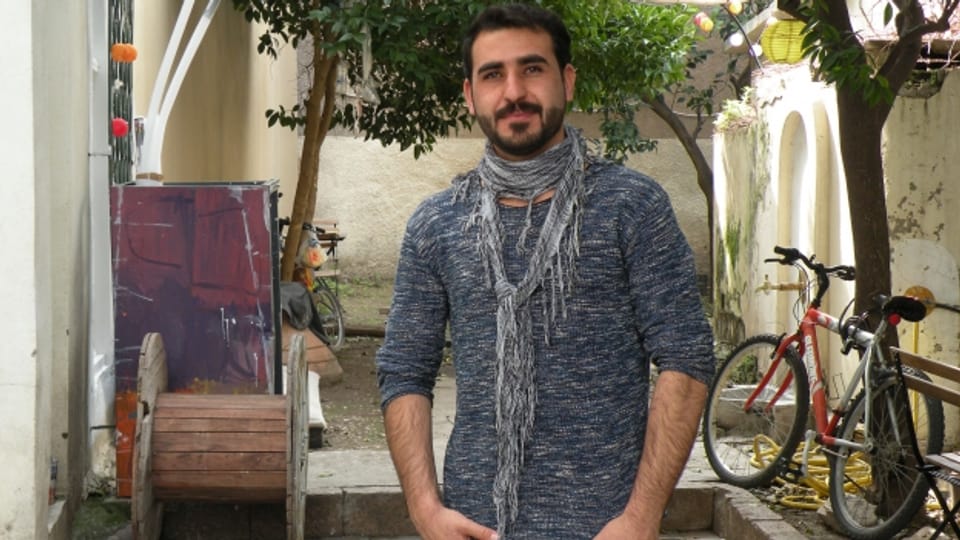 Hassan Atay, afghanischer Flüchtling, arbeitet auf Lesbos als Dolmetscher.