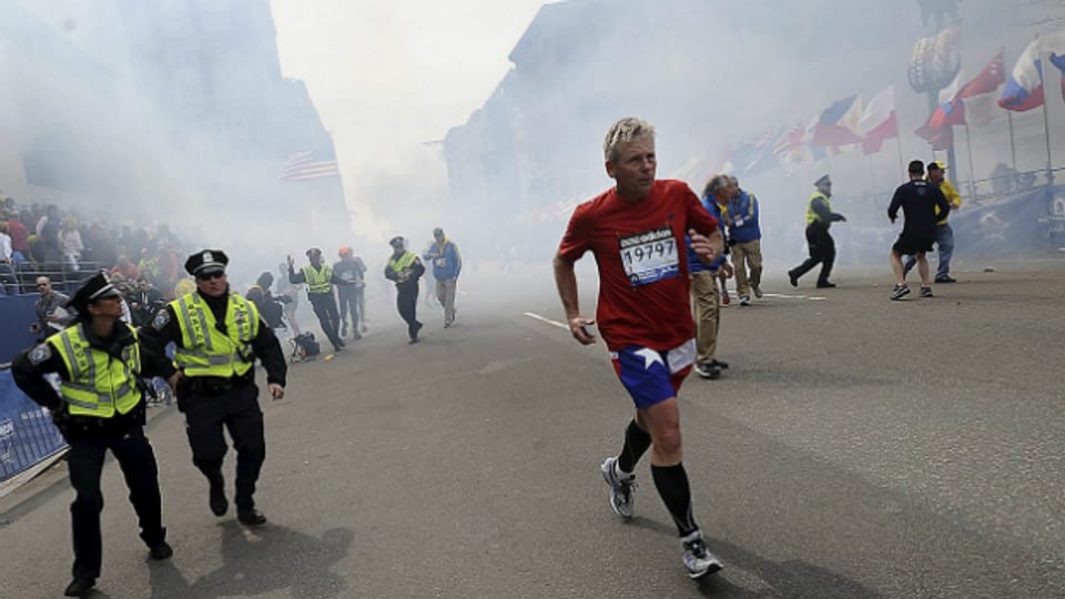 Anschläge in Boston: Marathonläufer kurz nach den Explosionen.