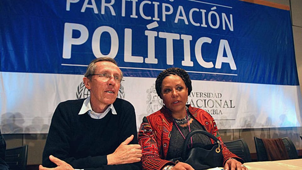 Der ehemalige Gouverneur von Narino und M19-Guerilla-Mitglied Antonio Navarro und die ehemalige kolumbianiche Senatorin Piedad Cordoba am 28. April in Bogota.
