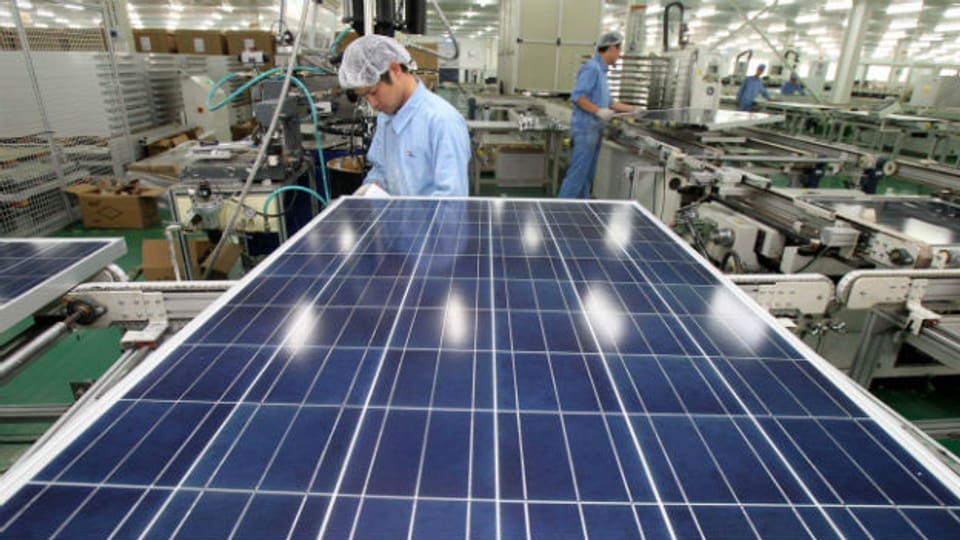 Produktion von Solarpanels in China.