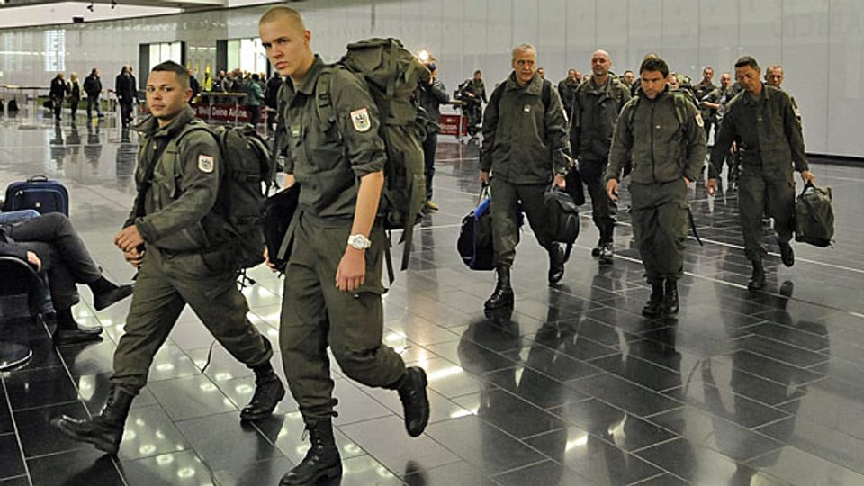 UNO-Blauhelm-Soldaten aus Österreich auf dem Weg zu einem Einsatz im Golan Ende 2012. Nun zieht Österreich seine Soldaten von dort zurück. Nun zieht