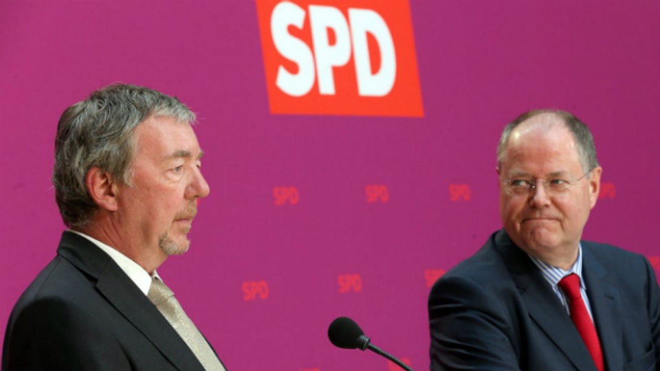 SPD-Kanzlerkandidat Peer Steinbrück (rechts) mit dem Nachfolger von Mediensprecher Michael Donnermeyer: Rolf Kleine.