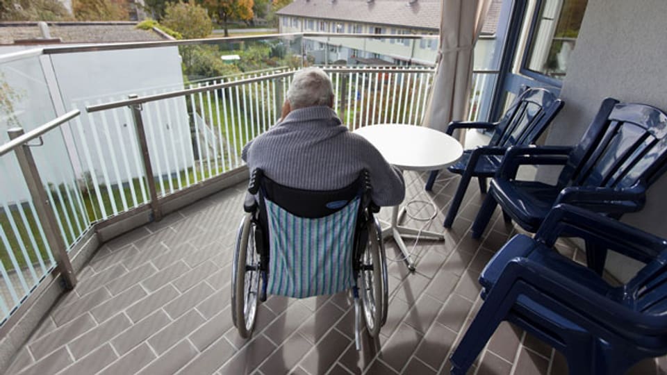 ältere Menschen sind häufig auf Pflege angewiesen