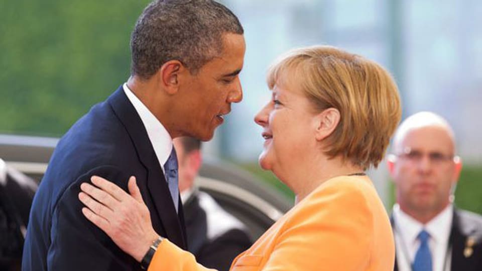 Bundeskanzlerin Angela Merkel begrüsst U.S.Präsident Barack Obama in Berlin am 19. Juni 2013.