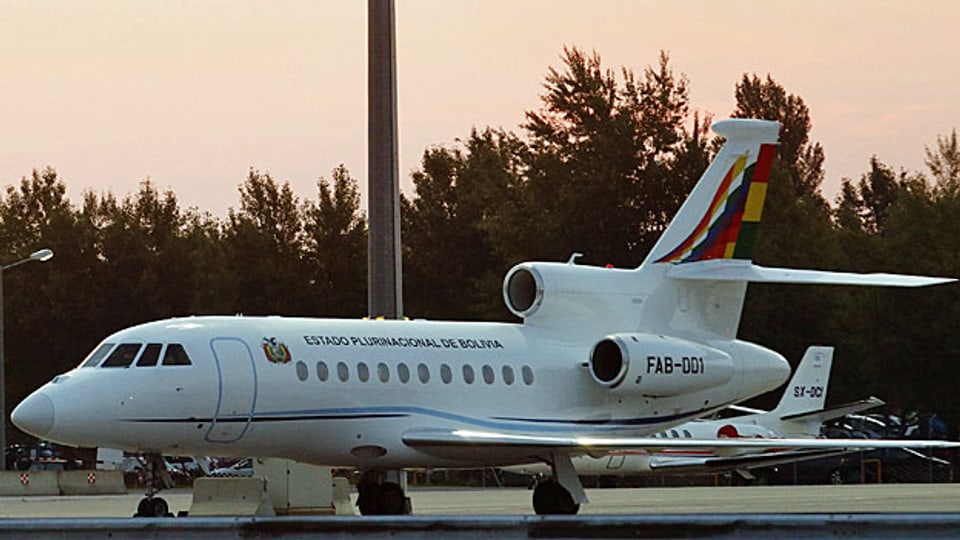 Das Flugzeug des bolivianischen Präsidenten, am 3. Juli auf dem Wiener Flughafen Schwechat.