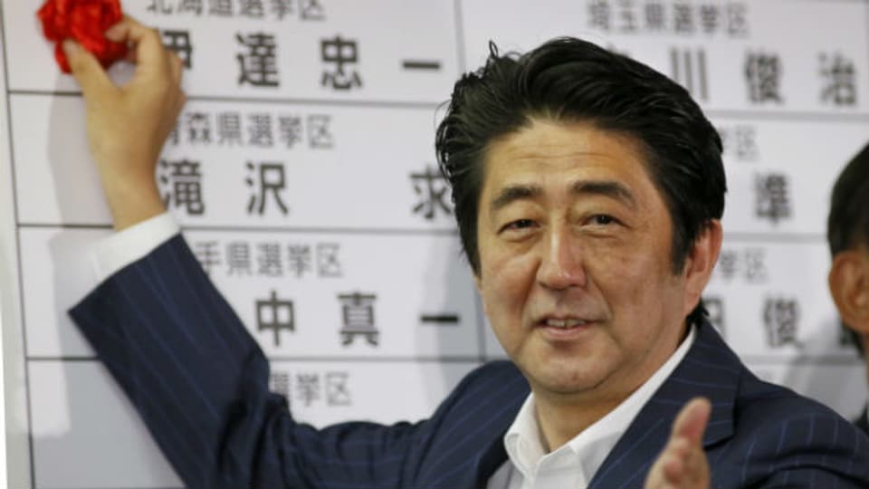 Die Koalition von Abe hat nun die Mehrheit in beiden Parlamentskammern.