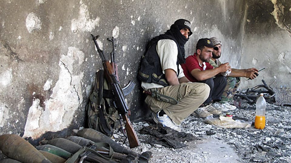 Kämpfer der freien syrischen Armee am 17. Juli in Idlib. Ihre Hoffnung auf Unterstützung aus dem Westen hat sich zerschlagen.
