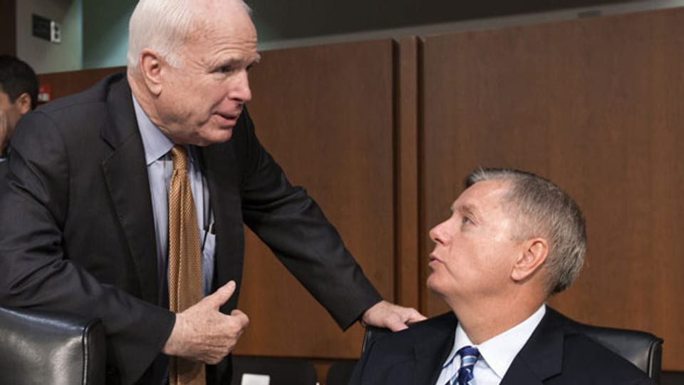 Die Senatoren John McCain (links) und Lindsey Graham reisen nach Ägypten. Sie werden Klartext reden.