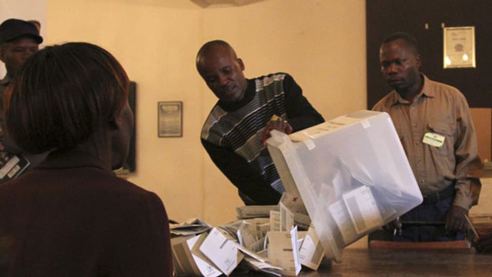 Umstrittene Wahlen in Simbabwe