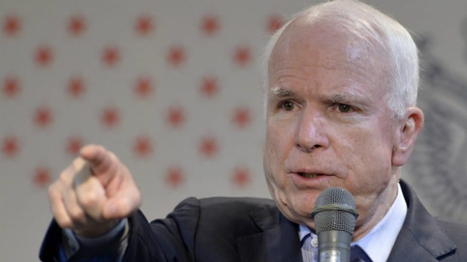 Senator McCain fordert von US-Präsident Obama ein militärisches Eingreifen in Syrien.