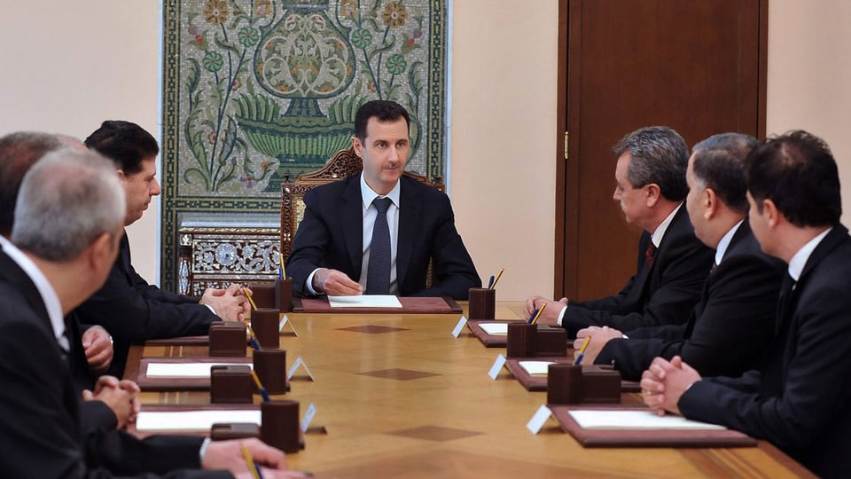 Assad bei einer Kabinettssitzung in Damaskus