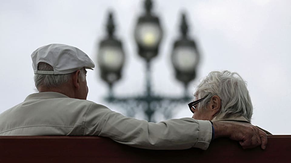 Der französische Vorschlag für eine Rentenreform will die Beiträge erhöhen und die Beitragszeiten verlängern.