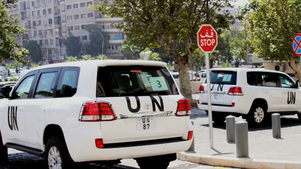 UNO-Inspektoren untersuchen weiterhin den angeblichen Giftgas-Angriff bei Damaskus.