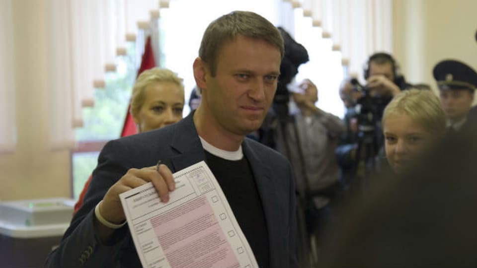 Achtungserfolg: Alexei Navalny bei der Stimmabgabe.