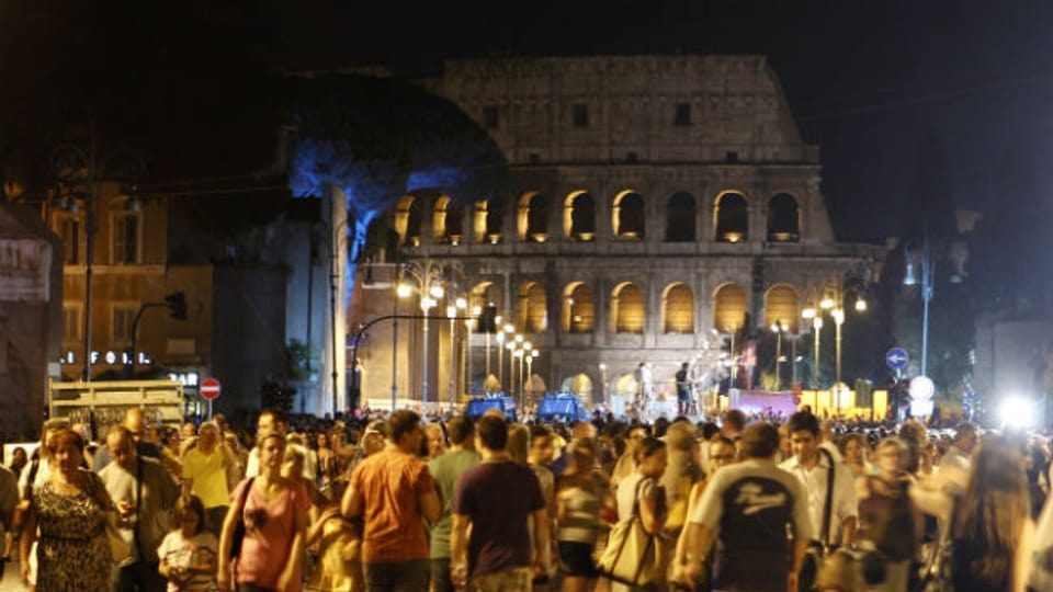 Das Kolosseum in Rom: kolossal im Dunkeln liegen in Italien auch Statistiken über wichtige Bereiche des Lebens