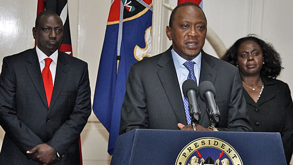 Der kenianische Präsident Kenyatta (Mitte) während seiner Fernsehrede ans Volk am 24. September.