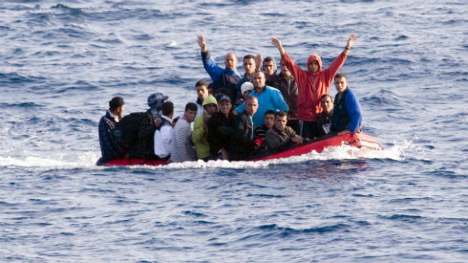 Australien schafft Flüchtlinge, die von Indonesien ins Land kommen, sofort aus.