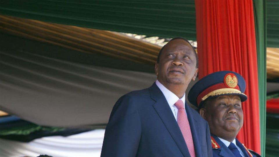 Kenias Präsident Kenyatta (links)