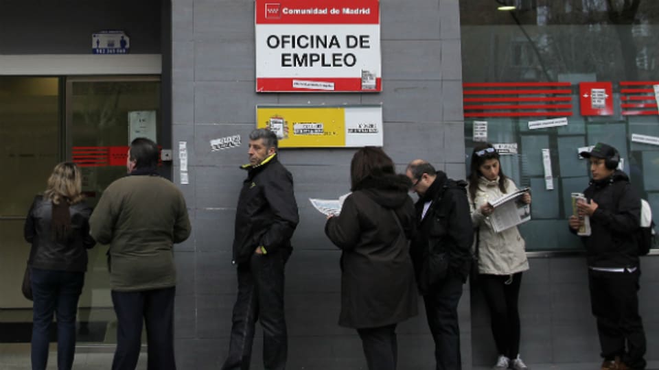 Die spanische Wirtschaft wächst leicht, die Arbeitslosigkeit bleibt jedoch ein enormes Problem.