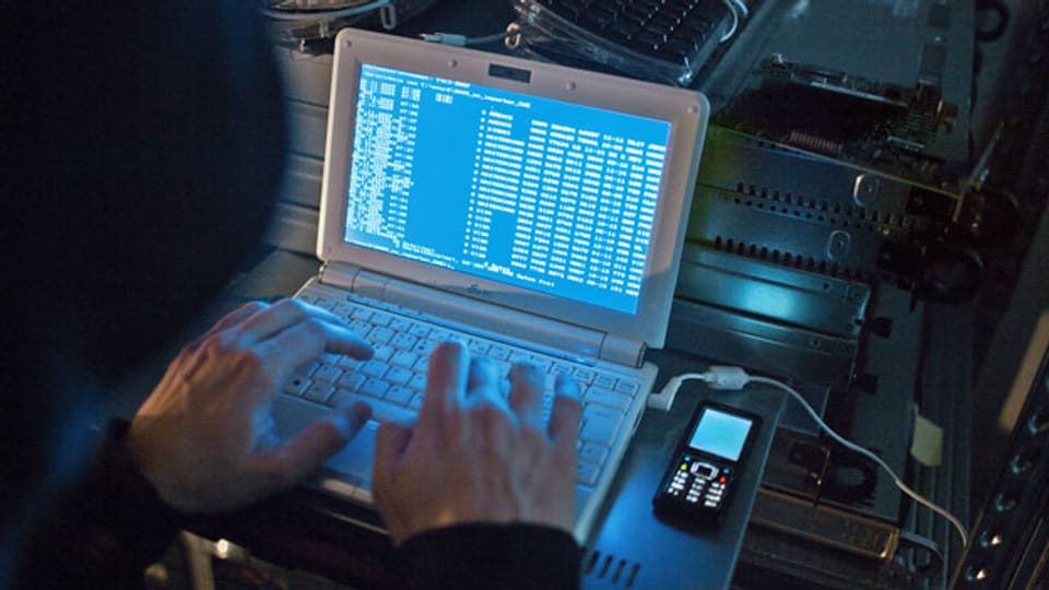 Lauschangriffe, abhörsichere Handys, vertuschte Spionage anderer Geheimdienste: Wo landen unsere Daten?