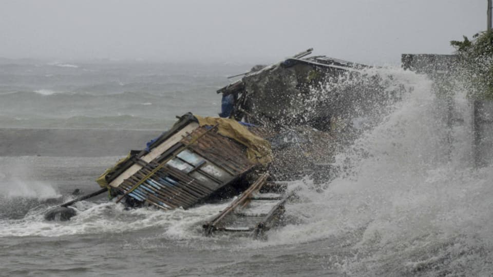Wohl der schlimmste Sturm der je auf Land traf: Haiyan macht Häuser dem Erdboden gleic
