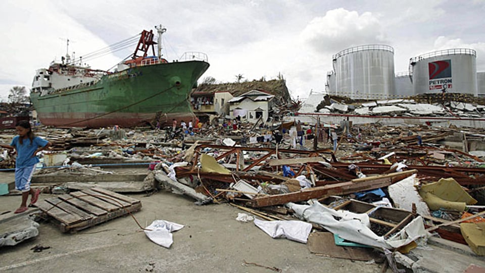 Bilder von den Verwüstungen, die der Wirbelsturm auf den Philippinen angerichtet hat, gibt es bis jetzt fast nur aus der Stadt Tacloban.