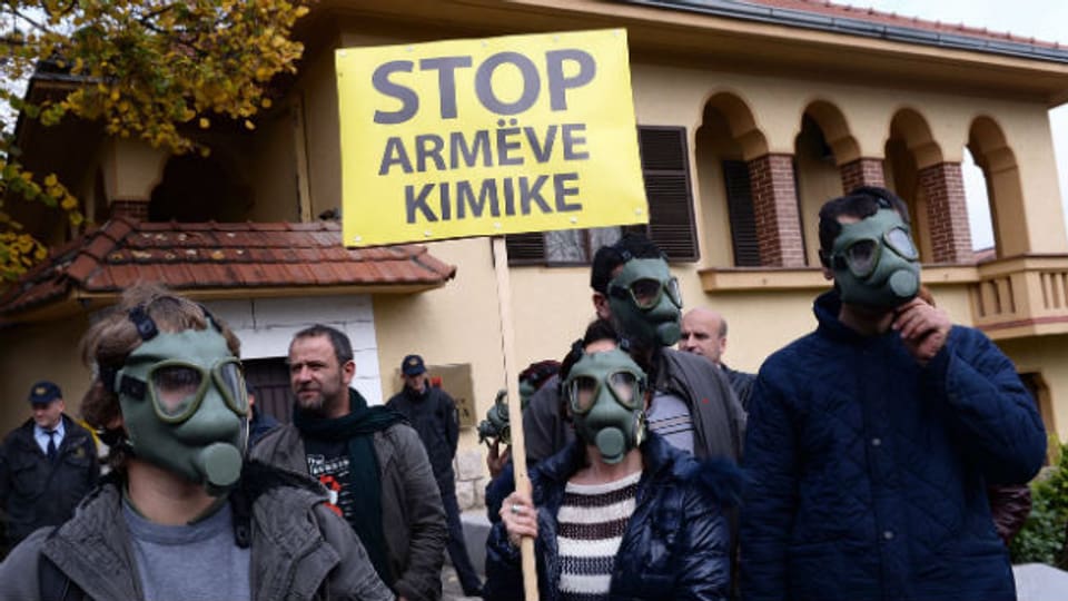 Albanien sagt Nein: Protestanten wehren sich gegen die Entsorgung von Chemiewaffen in ihrem Land.
