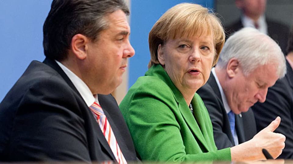 SPD-Chef Sigmar Gabriel, Bundeskanzlerin Angela Merkel und CSU-Chef Horst Seehofer nach der Unterzeichnung des Koalitionsvertrages.