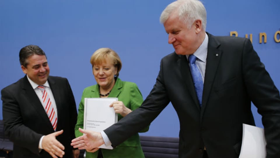 Sigmar Gabriel (SPD), Kanzlerin Angela Merkel (CDU) und Horst Seehofer (CSU) bei der Präsentation des Koalitionsvertrages.