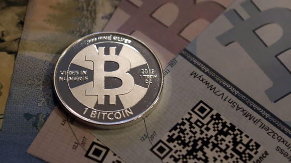 Gut gerechnet hat, wer vor einem Jahr «Bitcoins» gekauft hat. Ist das das Geld der Zukunft oder nur heisse Luft?