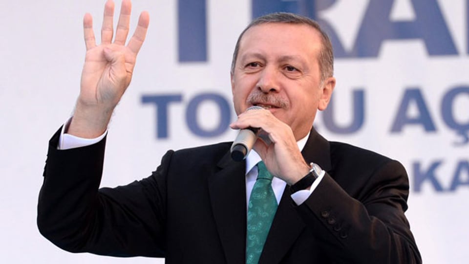 Der türkische Premier Erdogan inszeniere sich immer wieder als neuer Sultan, sagen Kritiker.