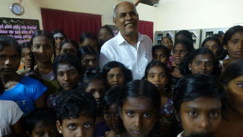 Selvarasa Pathmanthan, genannt KP, ist für viele Tamilien ein Verräter. Für die Waisenkinder in Killinochi ist er ein Ersatzvater.