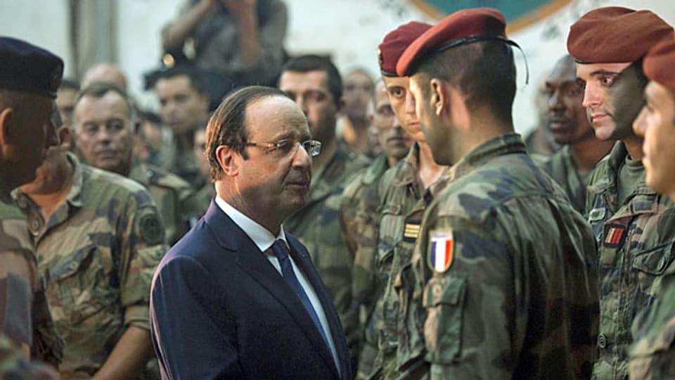 François Hollande besucht die französischen Truppen in Bangui in der Zentralafrikanischen Republik.