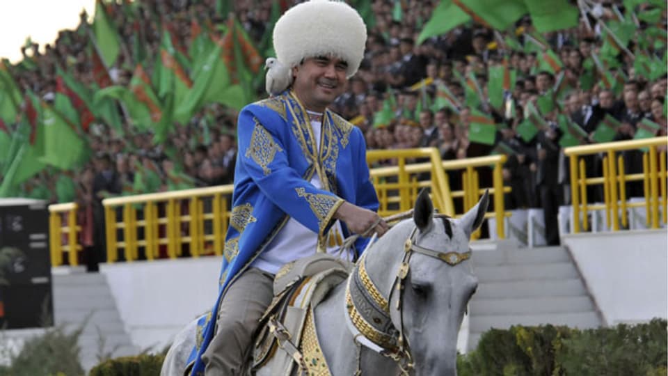  Turkmenistans Präsident Gurbanguli Berdymukhamedov während einer Zeremonie in der Hauptstadt Ashgabat, Turkmenistan, am 24. April 2011.