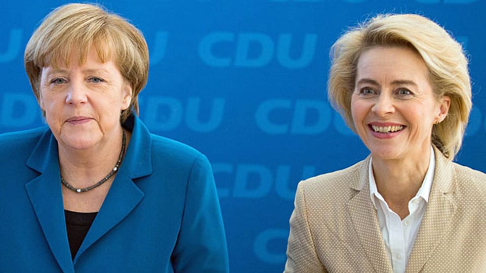 Bundeskanzlerin Angela Merkel und die neue deutsche Verteidigungsministerin Ursula von der Leyen.