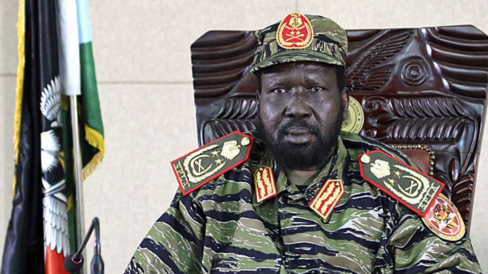 Salva Kiir, der Präsident von Südsudan. Seit vergangenem Wochenende trägt er nicht mehr Anzug und Hut; er präsentiert sich als Soldat und Kämpfer.
