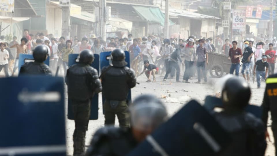 Unruhen in einem Aussenbezirk von Phnom Penh.