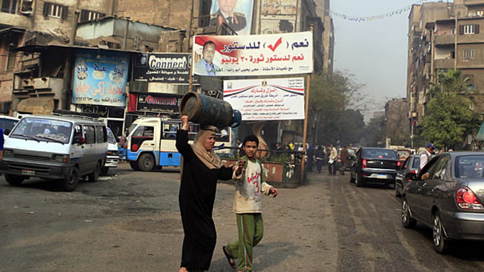 Auf Kairos Strassen wird seit ein paar Wochen zur Teilnahme an der Referendums-Abstimmung aufgedordert.